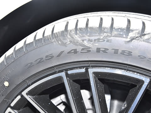 2025�� �Ŀ� C 200 L �˶���