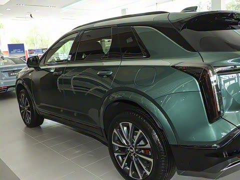 2025�� 2.0T �����