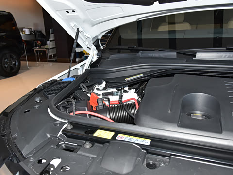 2025�� 3.0 L6 360PS ʢ����