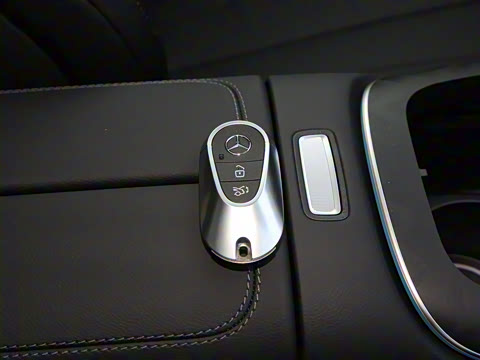 2025�� E 300 �������˶���