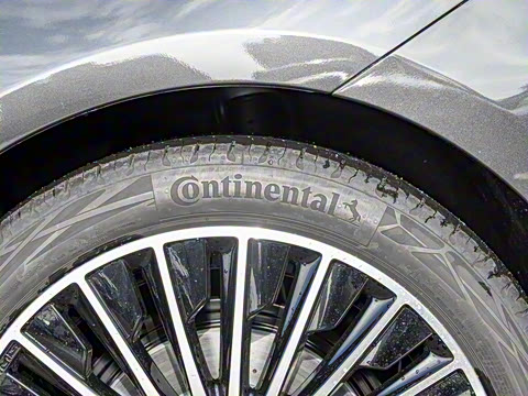 2025�� CLE 260 ���ܳ�