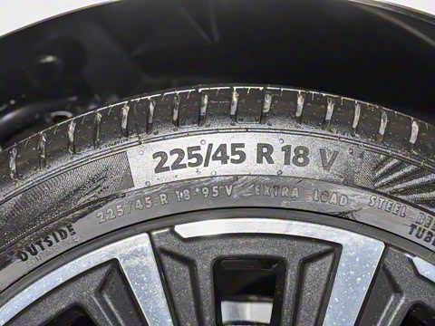 2025�� 2.0T �Զ���+