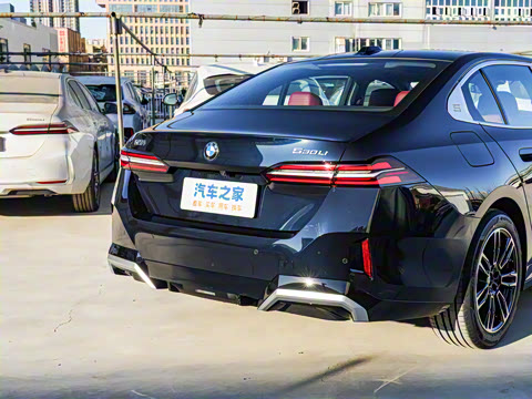 2025�� 530Li ������ M�˶���װ