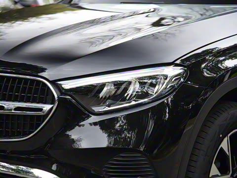 2025�� �Ŀ� GLC 260 L 4MATIC ������