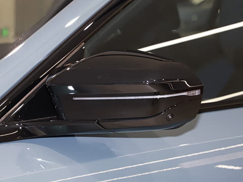 2024�� xDrive M60