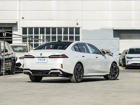 2025�� 525Li M�˶���װ