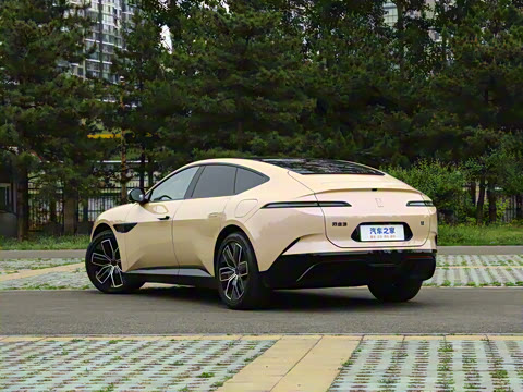 2024�� 700 ���������������