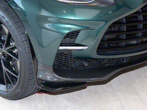 2025�� 4.0T V8 707