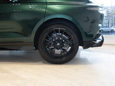 2025�� 4.0T V8 707