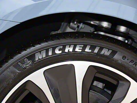 2025�� 705km Max