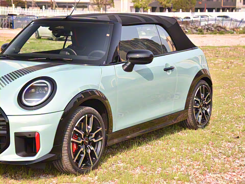 2025�� JOHN COOPER WORKS CABRIO