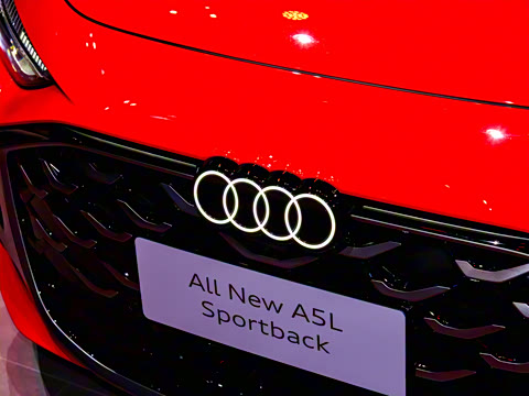 2026�� TFSI quattro 150kW �׷�������