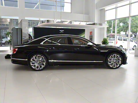 2026�� 4.0T V8 Mulliner