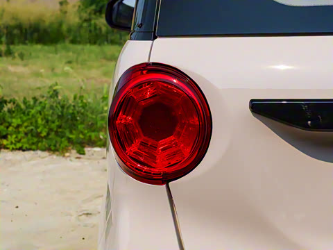 2025�� 210km ����Pro��