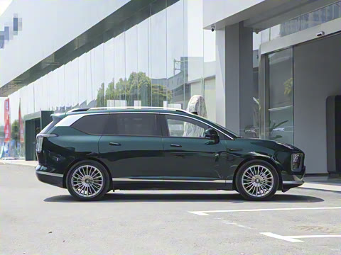 2025�� 700 Ultra�������������״��