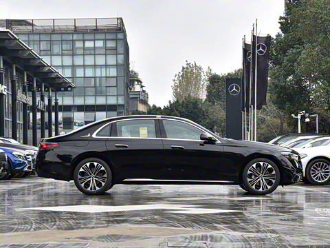 2025�� �Ŀ� E 300 L ������