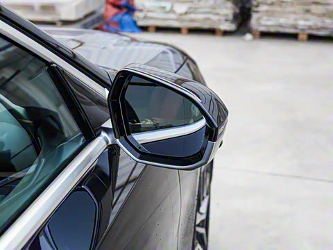 2025�� eDrive 40L M�˶���װ