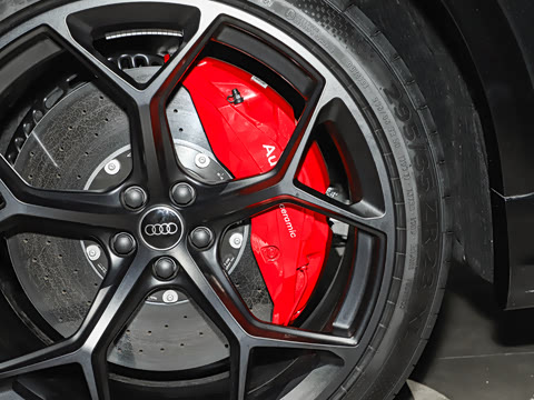 2025�� RS Q8 4.0T 45��������