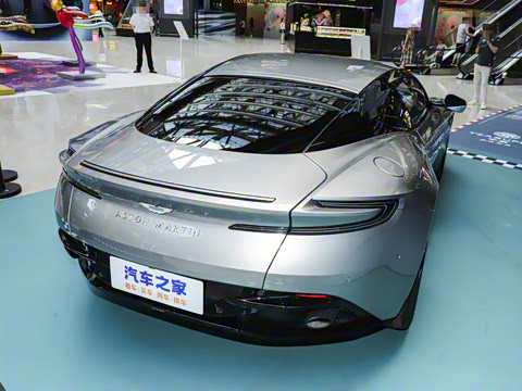 2025�� 4.0T V8 Coupe