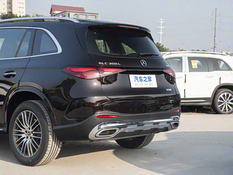 2025�� GLC 300 L 4MATIC ������ 7��