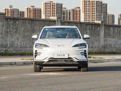 2025�� EV �Ǽݰ� 605km �콢��