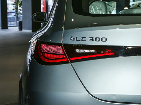 2025�� GLC 300 4MATIC ����SUV