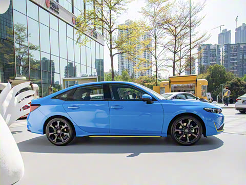 2025�� 2.0L e:HEV �񡤿Ƽ���