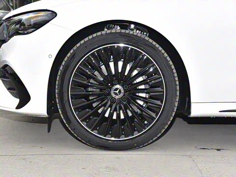 2025�� E 300 �������˶���