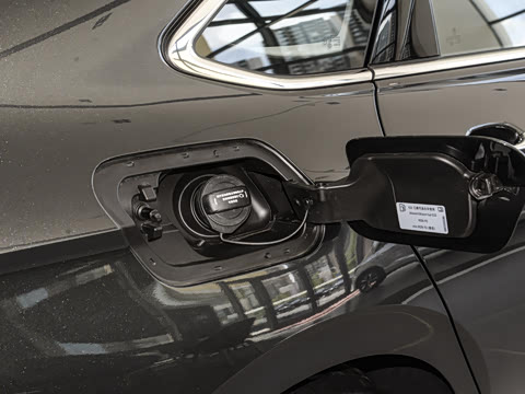 2025�� �Ŀ�� 300TSI DSG׿Խ��