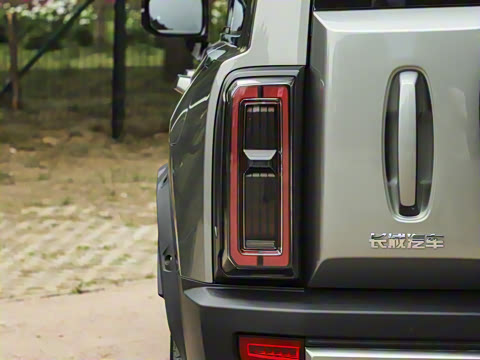 2025�� 2.0T 4WD Ultra