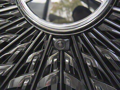 2025�� 2.0T ��; 7��