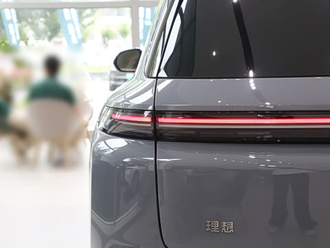 2025�� Ultra ���ܻ��°�