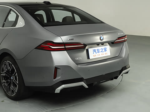 2024�� 530Li xDrive M�˶���װ