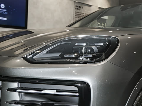 2025�� Cayenne Coup�� 3.0T