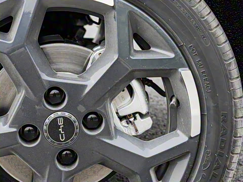 2025�� �Ǽݰ� 305km ���ɰ�