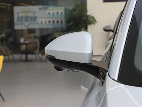 2025�� 210Ultra���̰� 6��