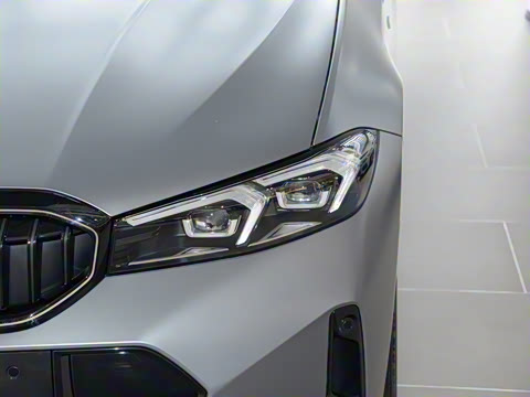 2025�� 330Li 50����������