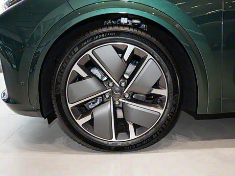 2025�� Ultra ���ܻ��°�