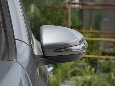 2025�� GLB 220 ʱ����