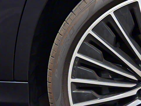 2024�� E 300 L ����˶���