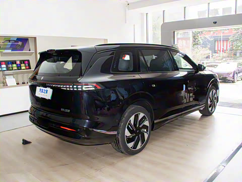 2025�� 210Ultra���Ȱ� 6��