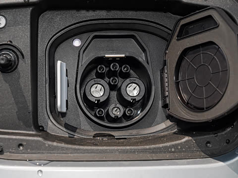 2025�� eDrive 40 L 50����������