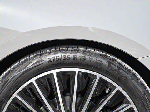 2025�� CLE 260 ������ܳ�