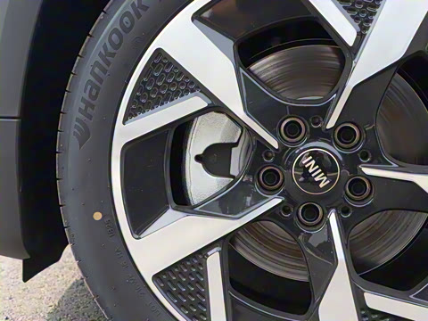 2024�� E ������