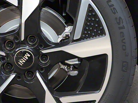 2024�� E ������