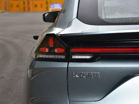 2025�� 230UltraǬ���Ǽ�ADS SE���̰�