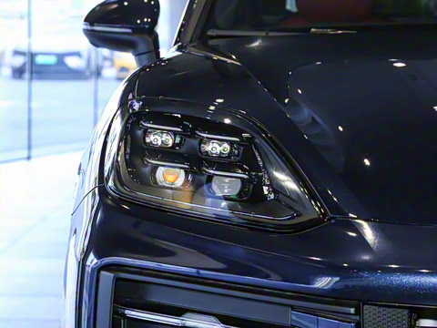 2025�� Cayenne S E-Hybrid 3.0T