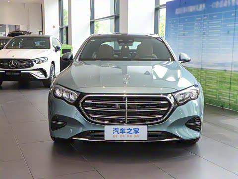 2025�� �Ŀ� E 300 L ������