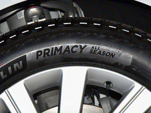 2025�� 3.0 L6 360PS ʢ����