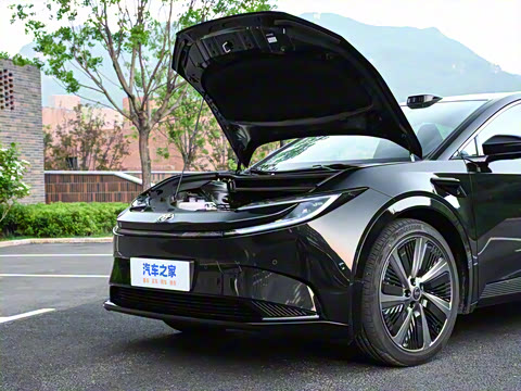 2025�� 550 PRO���а�